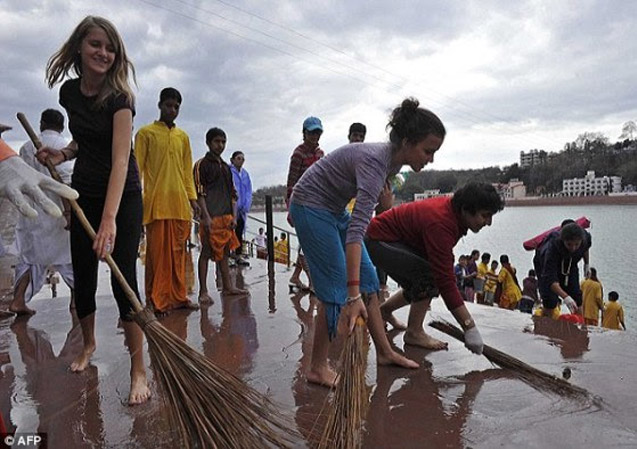 Clean Ganga Project by ICMEI at Rishikesh