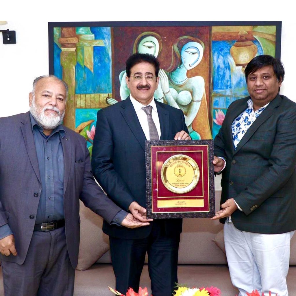 Dr. Sandeep Marwah Conferred with Vadic Samman by Sanatani Ganga Foundation