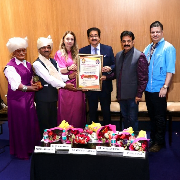 Sandeep Marwah Honoured with Tilak Raj Sharma Memorial World Peace Award